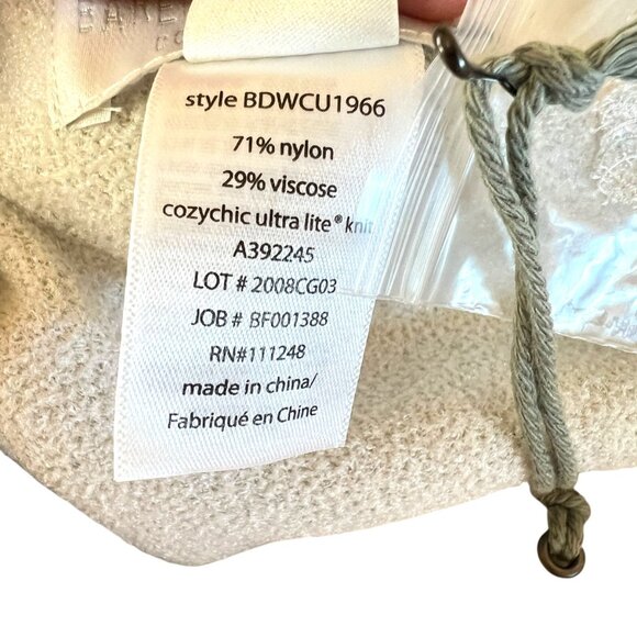 Barefoot Dreams CozyChic Ultra Lite Ocean Breeze Poncho Pink Multi Stripe NWT - Picture 8 of 11